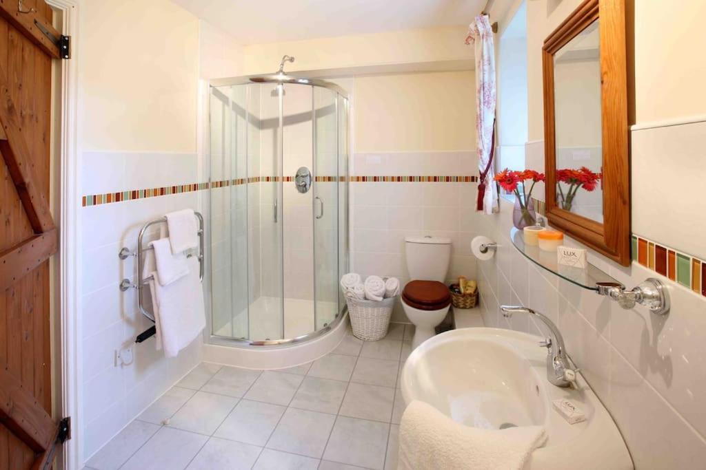 צ'לטנהם Stanton House, 6 Bedroom, 5 Bath מראה חיצוני תמונה